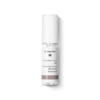 Specialised care for skin during menopause: Dr.&nbsp;Hauschka Regenerating Intensive Rhythmic Treatment